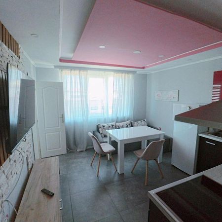 Апартамент Александрови Apartment Pomorie Bagian luar foto